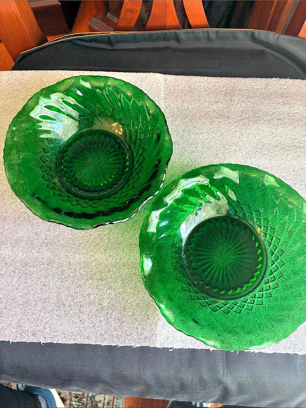 Anchor Hocking Emerald Fluted Diamond Swirl Bowls Set of 2
